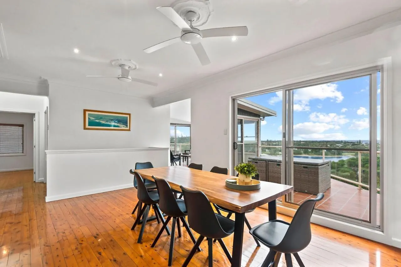 Holiday home Shaws View Villa East Ballina